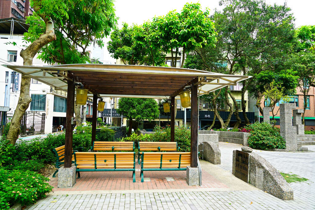 Tonghua Park