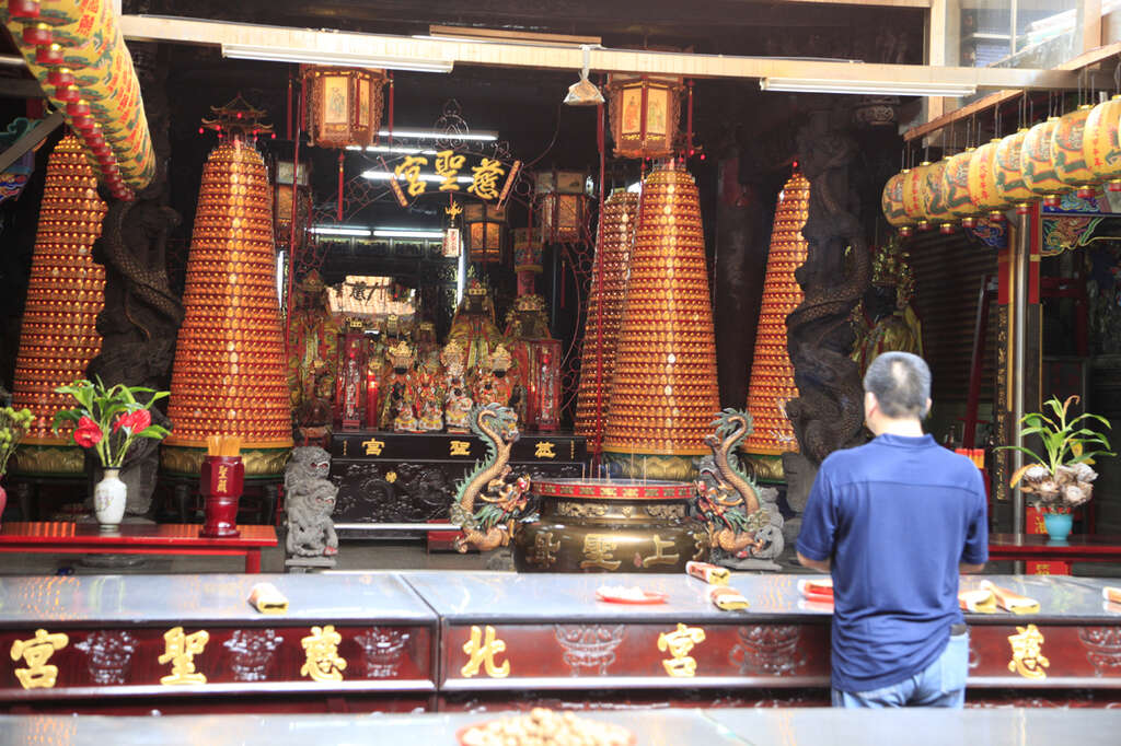Cisheng Temple Food Street
