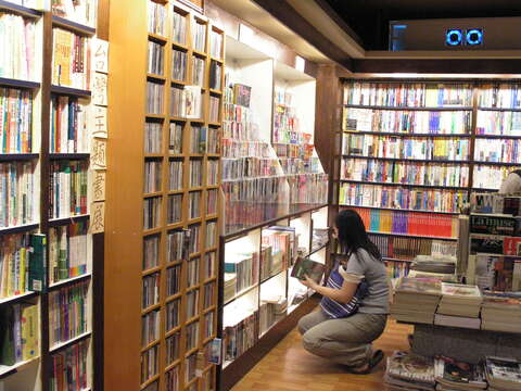 A Tour of Bookshops and Culture in Gongguan