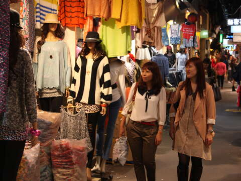 One-Day Trip to Songshan's Fashion District