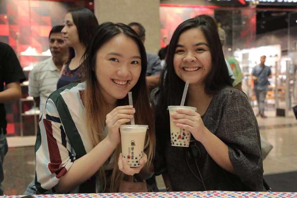 是谁挤爆Shopping mall? 台北美食与超FUN电明星歌手Mikey Bustos威力齐发 菲律宾民众：恋爱惹