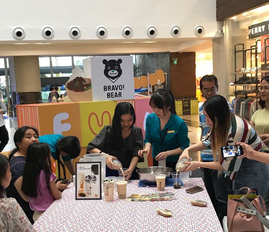 是谁挤爆Shopping mall? 台北美食与超FUN电明星歌手Mikey Bustos威力齐发 菲律宾民众：恋爱惹