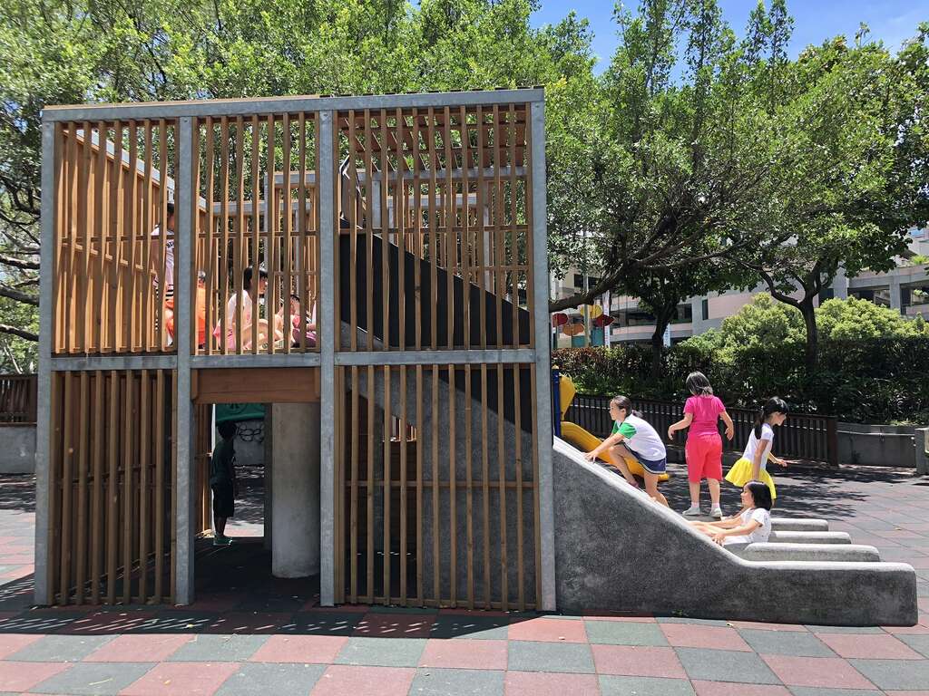 明水公園遊戲場再造 改良磨石溜滑梯登人氣王