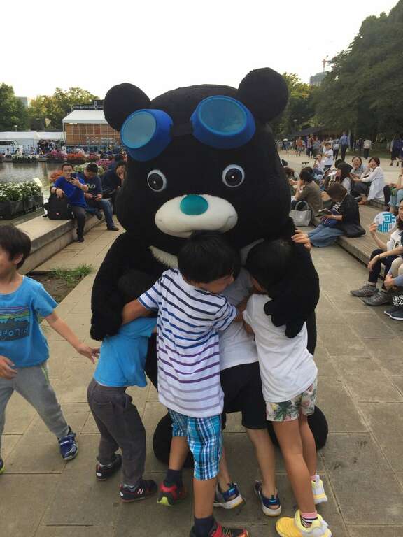 东京旅展有奖徵答送好康 小笼包软软宣传台北味 熊赞上野登场 套圈圈、戳戳乐与日本民众互动同乐