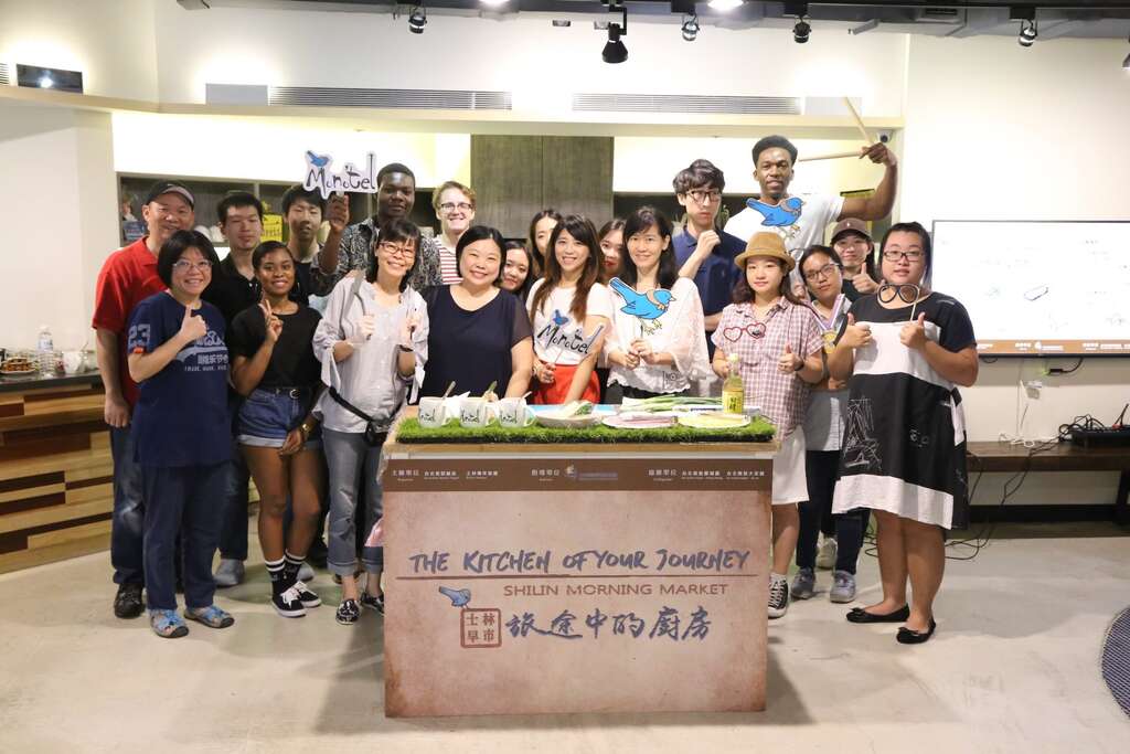 觀光傳播局力推美食觀光、阿兜仔逛市場親手做臺菜