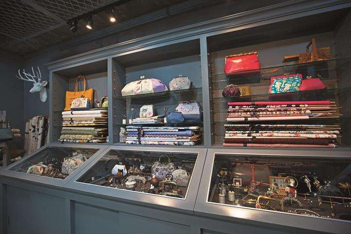 TAIPEI WINTER 2018 Vol.14 An Exquisite World in Fabric and Embroidery – Fine Handcrafts Carry on the Glory of the Past