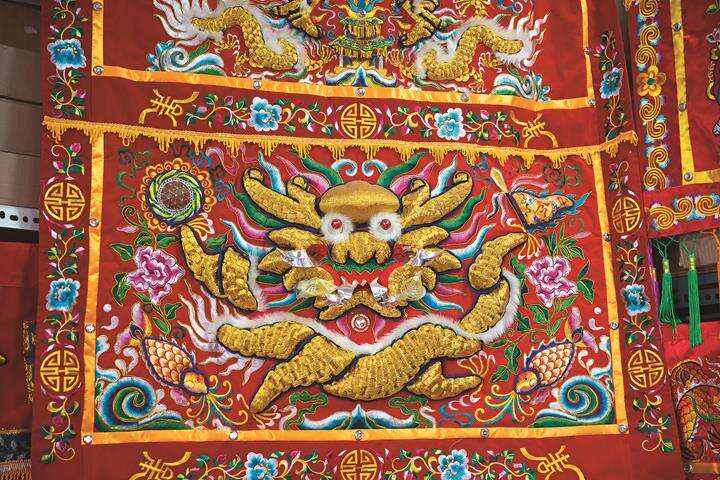 TAIPEI WINTER 2018 Vol.14 An Exquisite World in Fabric and Embroidery – Fine Handcrafts Carry on the Glory of the Past