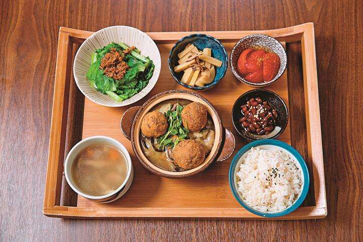 TAIPEI 冬季号 2018 Vol.14 創意をプラス─菜食料理にも味わい深さを