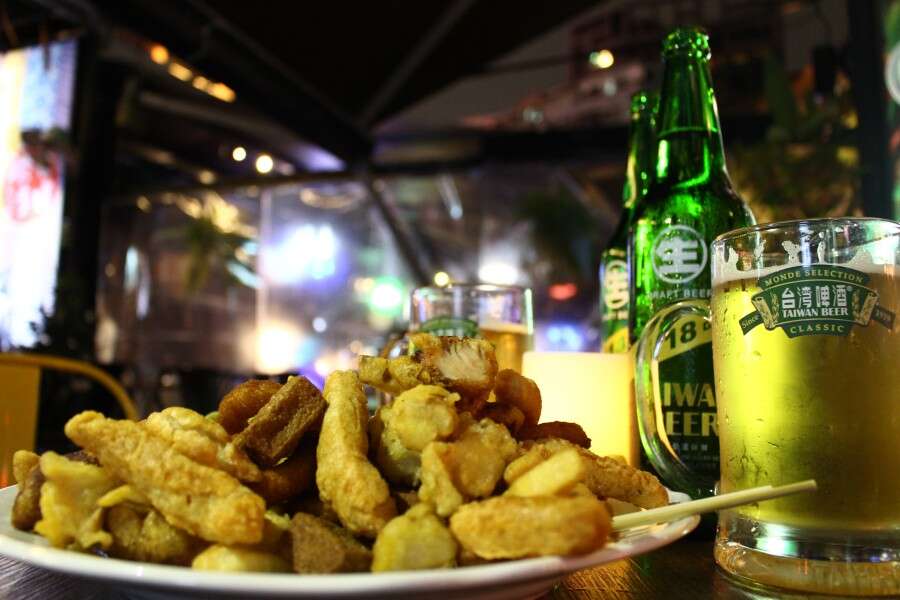 點盤炸物、配著清涼的啤酒,就可以跟朋友好好度過這難忘的跨年夜了!