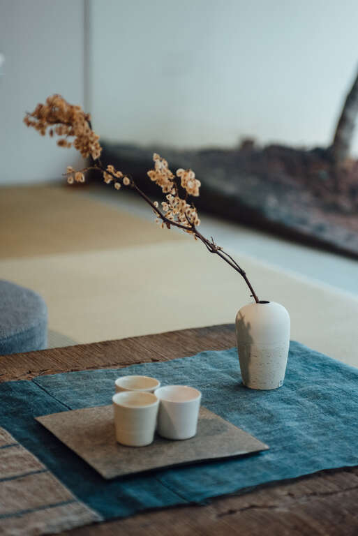 以花入室 以花入茶