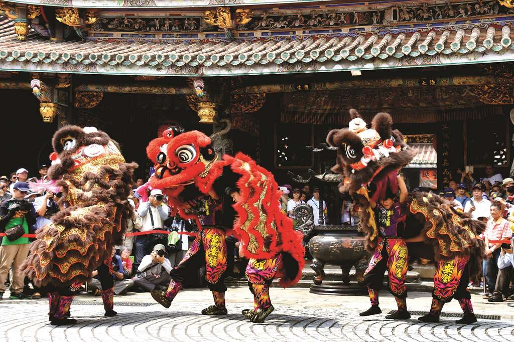 TAIPEI 春季号 2019 Vol.15--保生文化祭　歴史、宗教、コミュニティ の色彩が溢れるお祭り