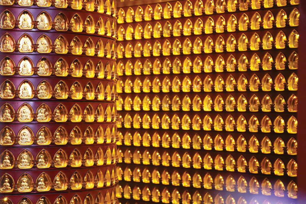 TAIPEI Spring 2019 Vol.15--10 Things to Pay Attention to When Visiting a Taiwanese Temple