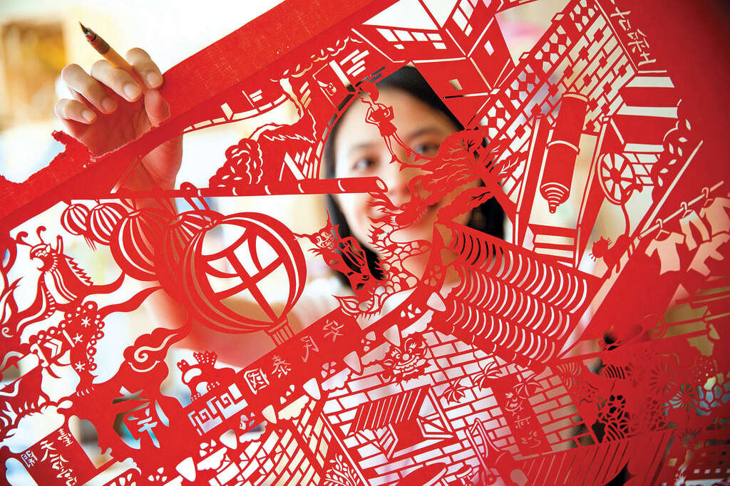 TAIPEI 春季号 2019 Vol.15--紙彫刻の芸術家 — 成若涵　繊細な指先が生み出す美しい世界