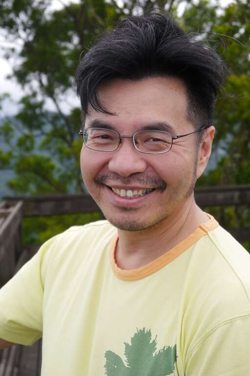 人稱「陳爸」的陳怡光，不僅自己的孩子都透過自學闖出一片天，近年更投身實驗教育的推行。