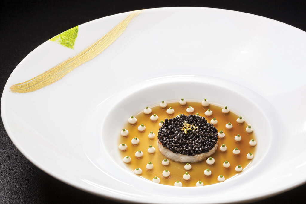 TAIPEI Summer 2019 Vol.16--Michelin Guide Showcases Taipei's Thriving Culinary Scene: From Street Eats to Tasting Menus