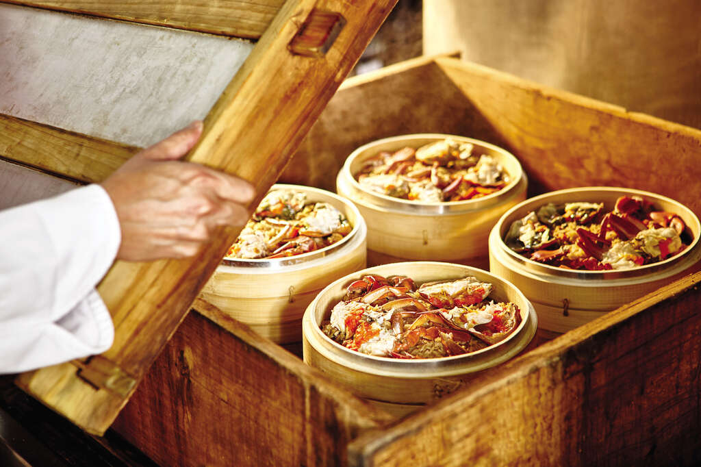 TAIPEI Summer 2019 Vol.16--Michelin Guide Showcases Taipei's Thriving Culinary Scene: From Street Eats to Tasting Menus