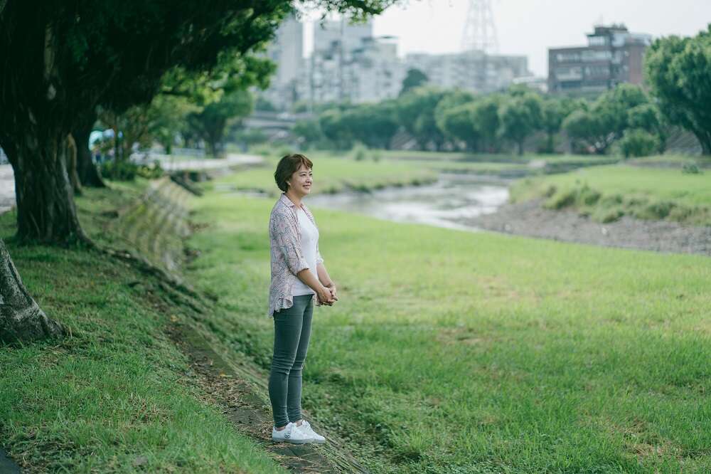 劉真蓉帶著我們到辦公室旁的雙溪河濱公園散步，讓繁忙的工作有機會喘息。