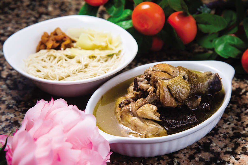 TAIPEI Summer 2019 Vol.16--Dongyi Pork Ribs: A Taste of a Golden Age