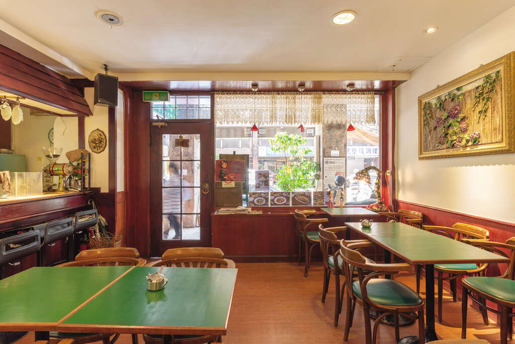 TAIPEI Fall 2019 Vol.17--Not Another Hipster Café : Taipei’s Old-School Coffee Shops