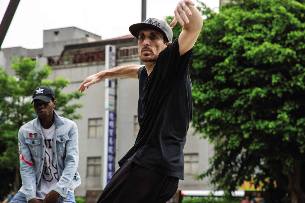 TAIPEI 秋季号 2019 Vol.17--メジャーを目指して：台北のヒップホップダンスを支えるスペイン人B-boy