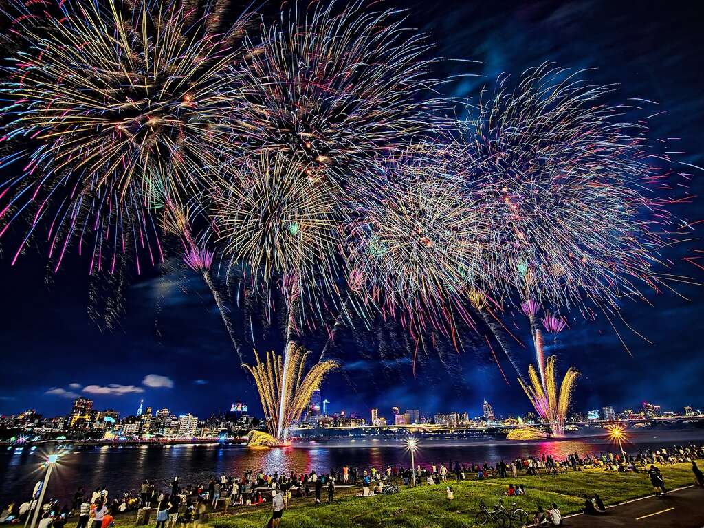 定格秋夕的浪漫　2019大稻埕情人節攝影比賽作品賞(台北畫刊108年11月)