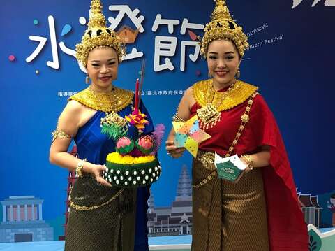 2019 Cultural Diversity Event – Water Lantern Festival Kicks Off in Style