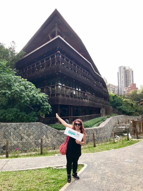 首次来台的Nasim_Javaheri对北投温泉区印象深刻，表示相较亚洲其他城市，台北的氛围与日本相似，让国际游客可以安心安全的旅游。