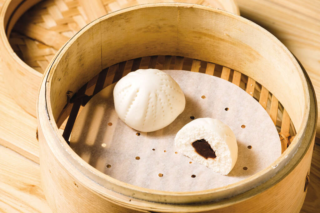 TAIPEI Winter 2019 Vol.18--Hoshing Pastry Shop: Unrolling Over 70 Years of Delicious Treats