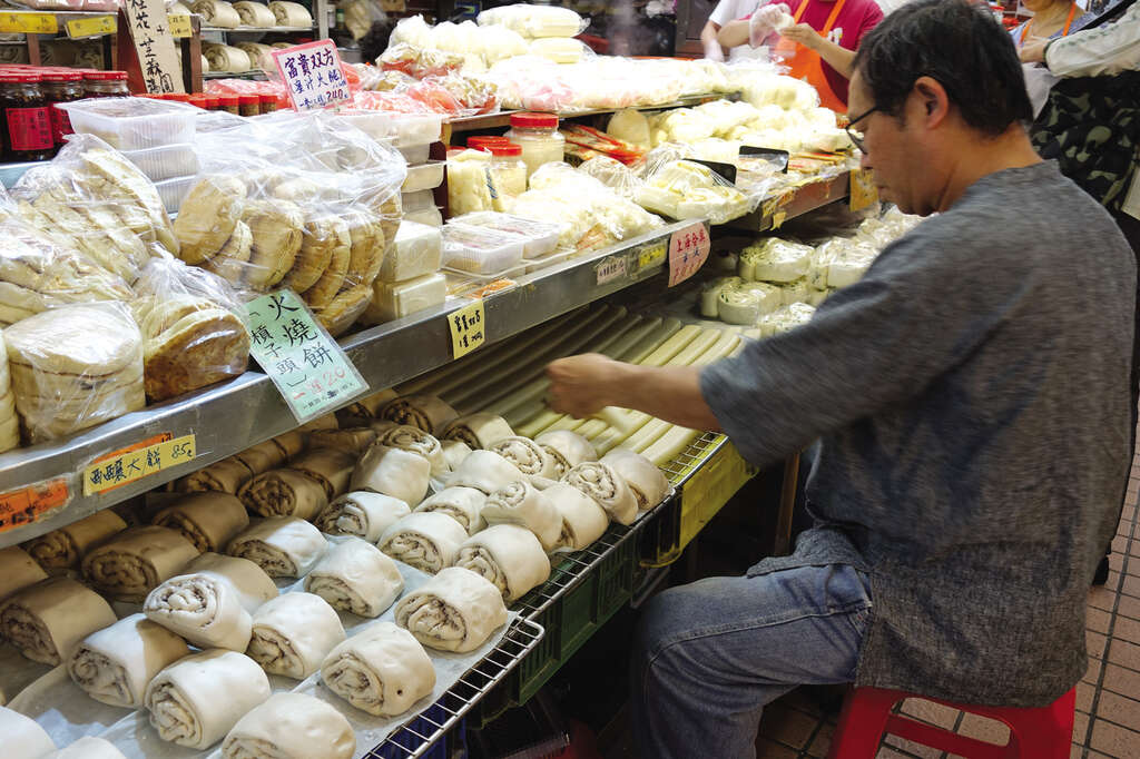 TAIPEI Winter 2019 Vol.18--Hoshing Pastry Shop: Unrolling Over 70 Years of Delicious Treats