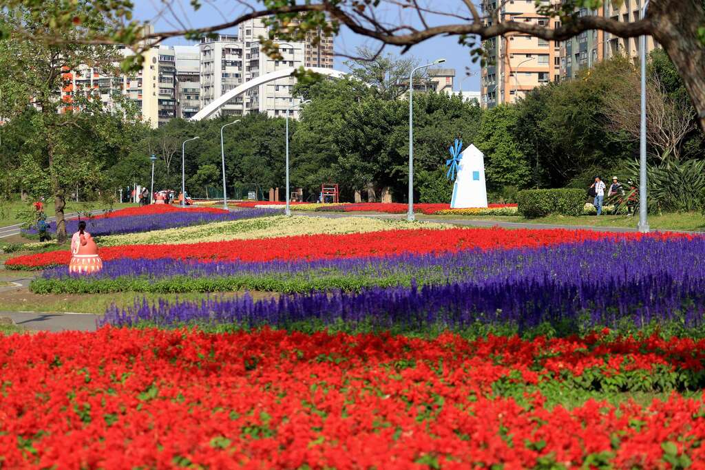 古亭河濱花海鄰近師大公館商圈