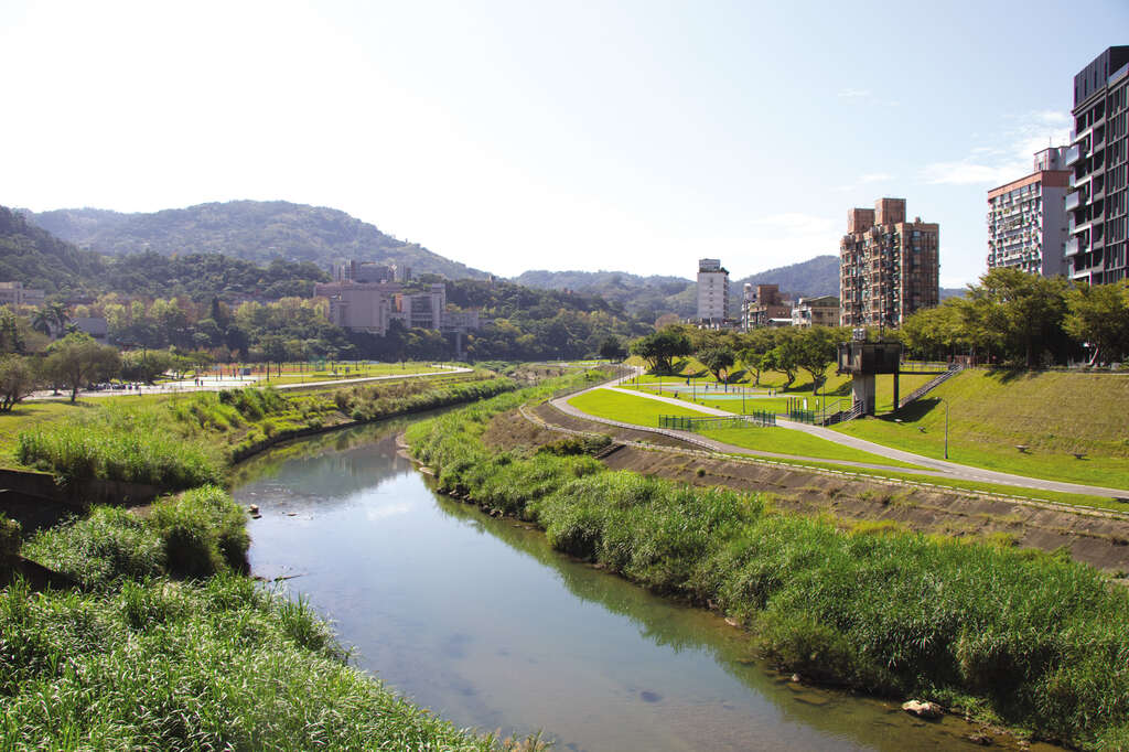 TAIPEI Winter 2020 Vol.19--Get on Your Bike: Three Cycle Routes in Taipei