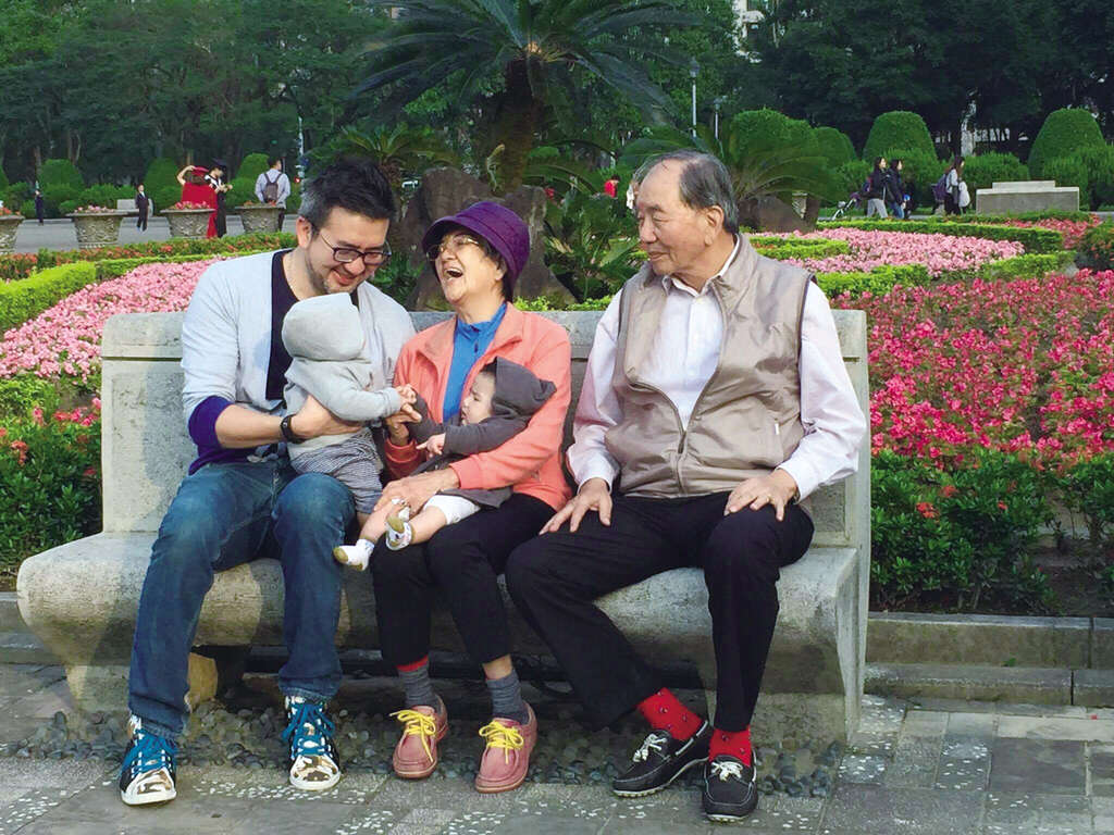 TAIPEI 春季号 2020 Vol.19--同性婚記念日：同性カップルの夢 二人の父親の育児