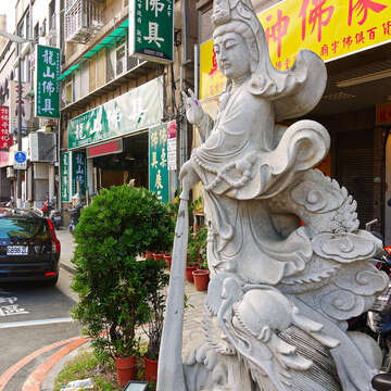 西園仏具街