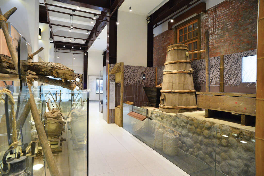 2014臺博館南門館 (6)百煉芬芳常設展3-Edited