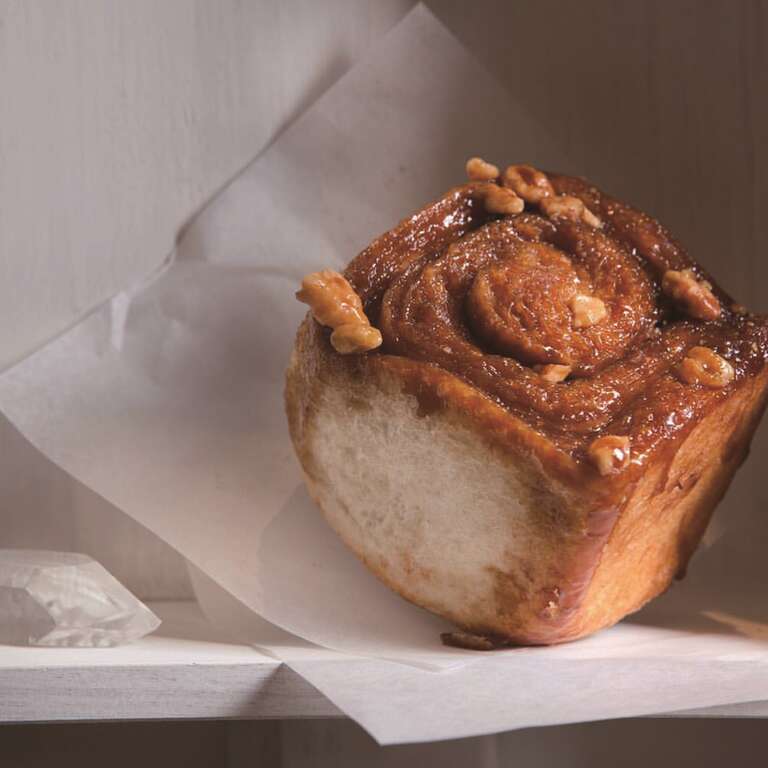 肉桂卷 「Heritage Bakery & Café」调配4 种肉桂粉，堆叠出不同层次的香气，越是咀嚼变化越是多元。