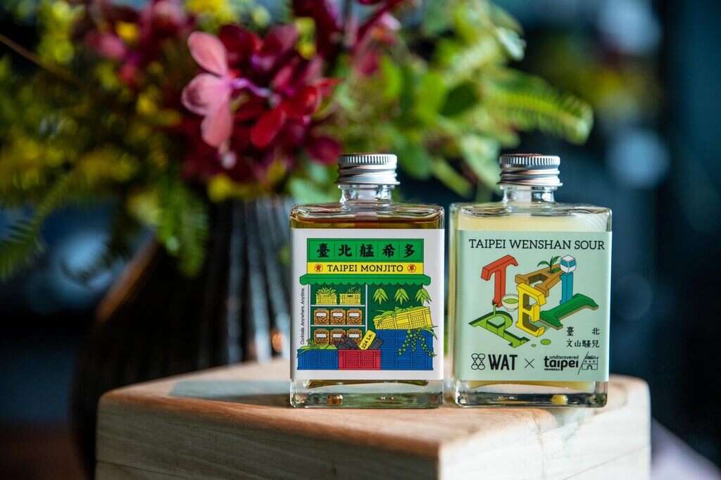 北市府观传局与鸡尾酒专卖店合作独家推出北市联名款「台北文山骚儿」、「台北艋希多」作为瓶装鸡尾酒城市系列的起点
