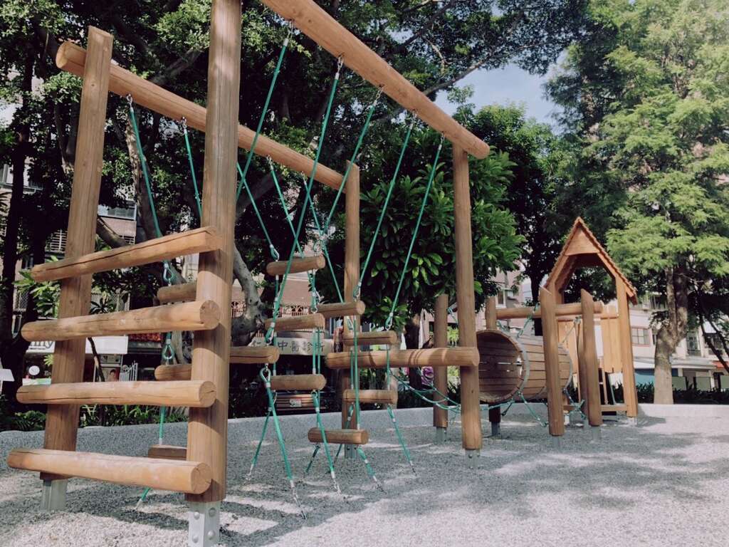 发挥创意关关闯
