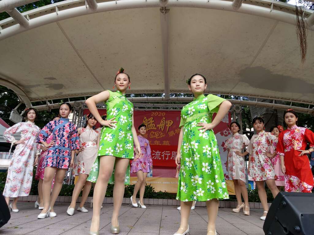 稻江护家学生穿搭艋舺严选服饰展开精彩走秀序幕