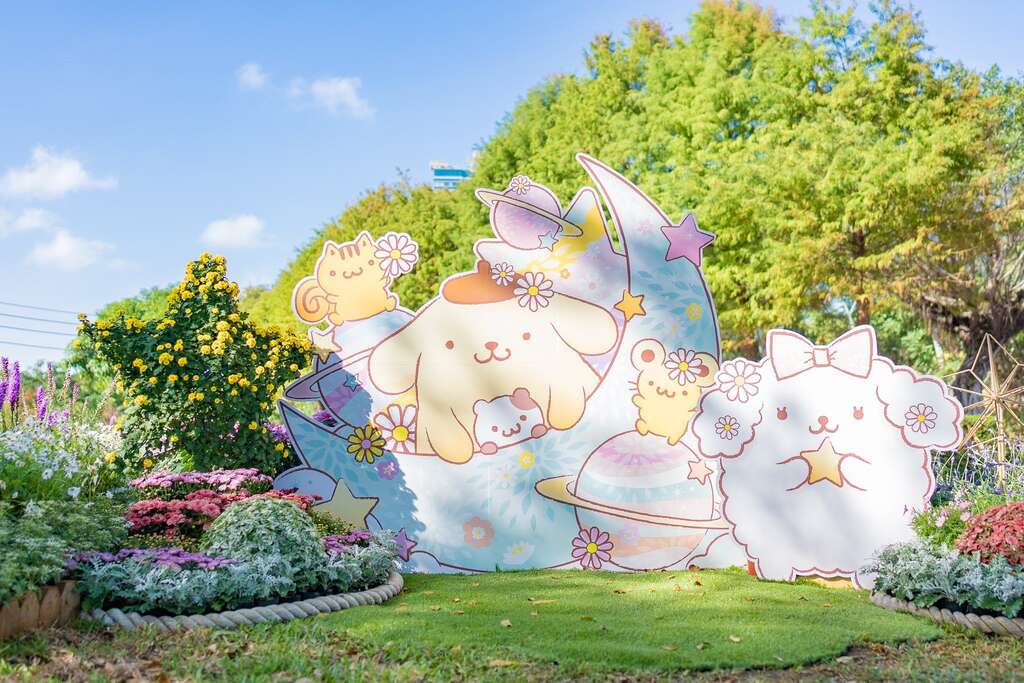 「月之境」入口有可爱的布丁狗家族