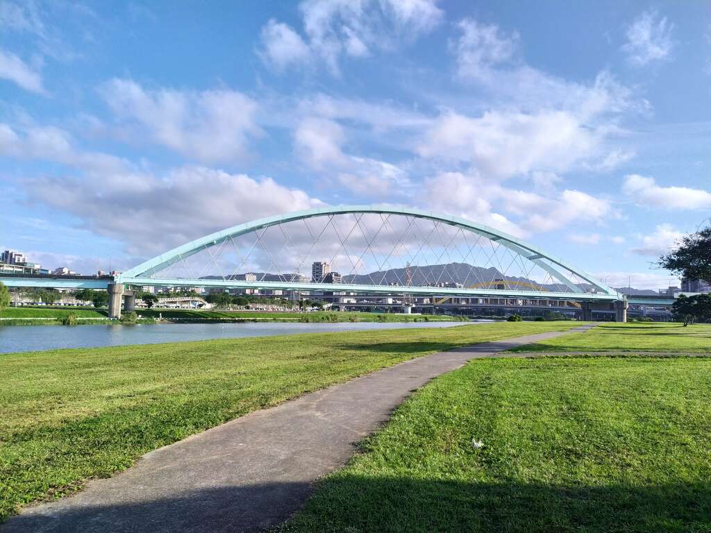 麥帥二橋鋼構油漆防蝕塗裝改善工程施工後照片-全景照