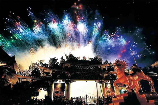2010佳作17-陳宗伯-祥獅獻瑞.jpg