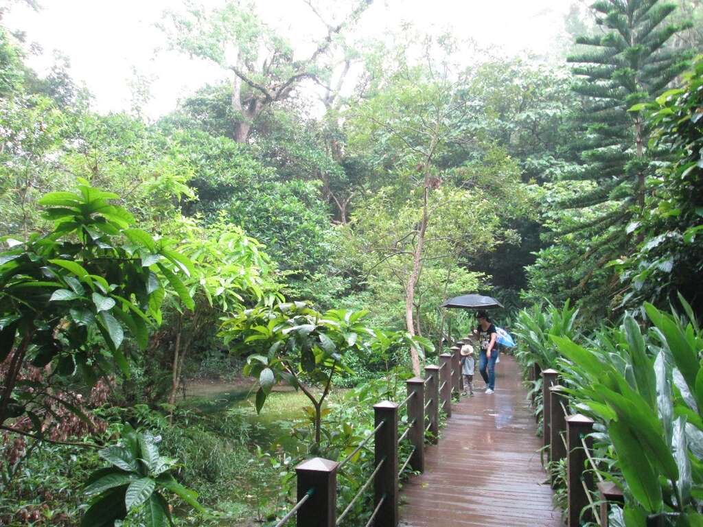 富阳自然生态公园独特美景吸引民众参访
