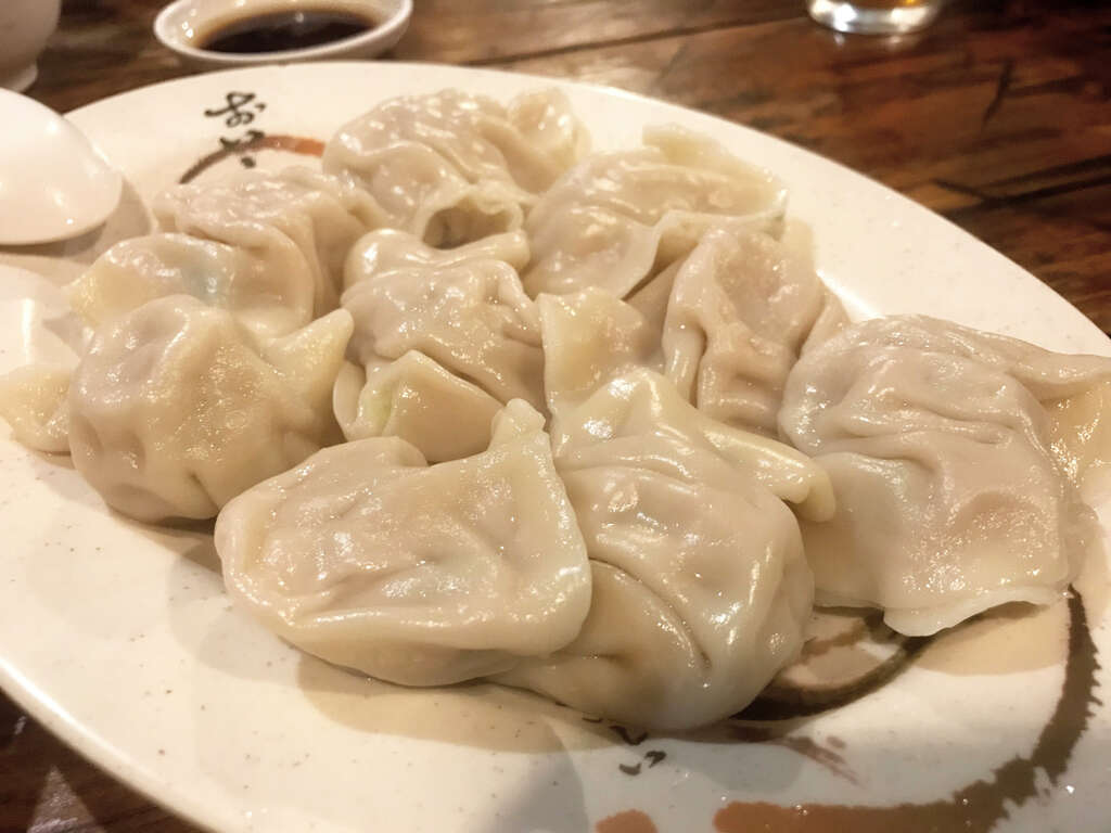 「食水饺，生意做袂了。」图为台北龙门客栈饺子馆。（图／鱼夫）
