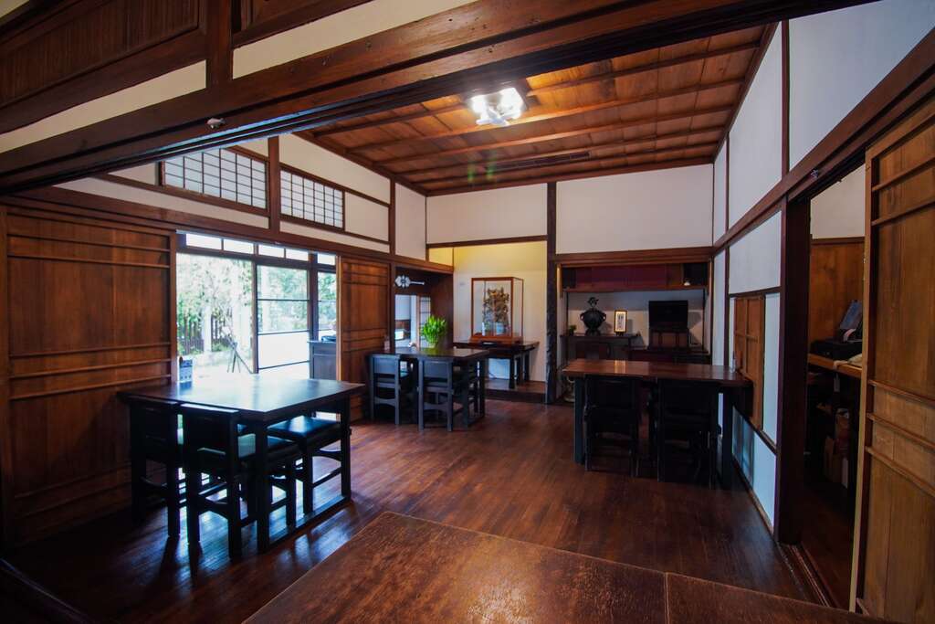 静心苑：内部保留原始的日式建筑起居空间。
