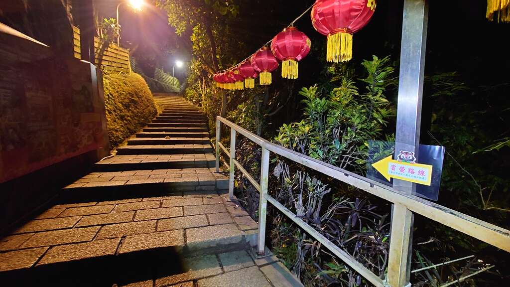虎山赏萤路线沿线设置自导式指引