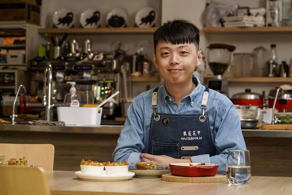 「书屋花甲」店长方亿杰认为，食物浪费问题需要大众的关切。（摄影／陈晋生）