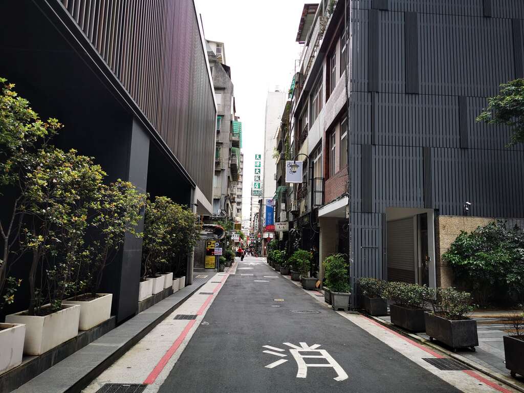 当时的日本公务员宿舍区 仿效京都棋盘式街道