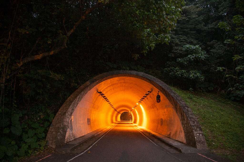 往军舰岩~1