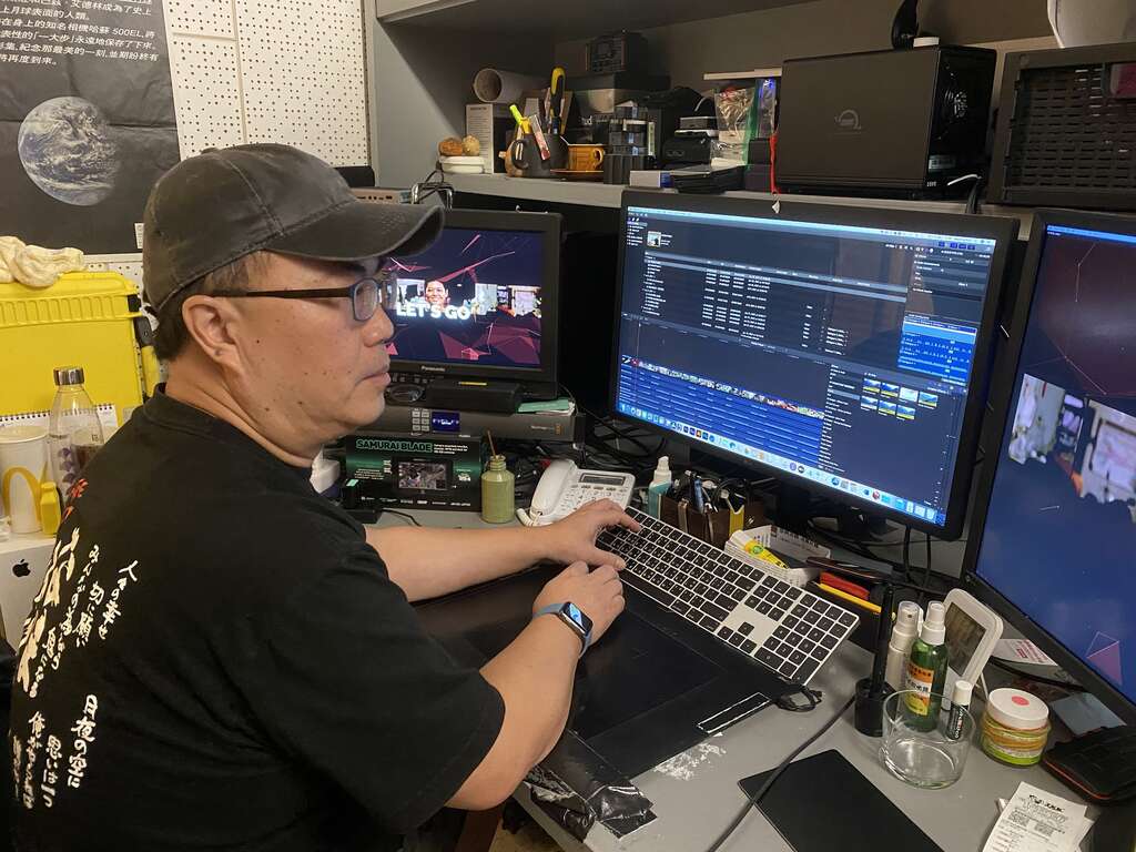 对刘志雄来说，从前期企画到後制剪辑，都是电视节目制作人工作的一环。（图／公共电视台）