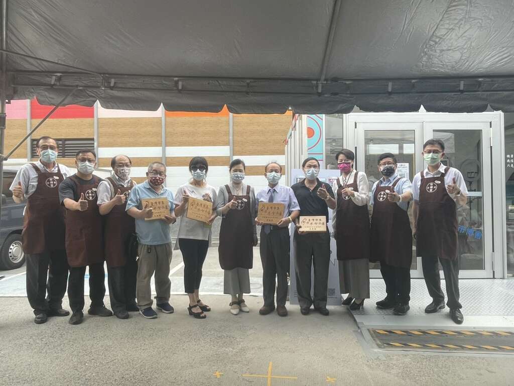 来宾出席「台湾市博会-好市抵家」活动合照